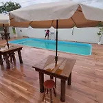 Apartamento aconchegante com piscina e TV a cabo.